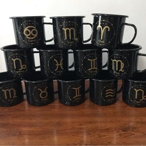 ✔️NWT Zodiac Black and Gold Mug Set ♏️